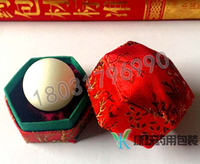 安宮六角（jiǎo）錦鍛盒（hé）
